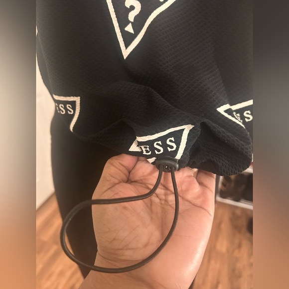 Guess Outfit: 2 PIECE:Top & Leggings - Picture 13 of 16